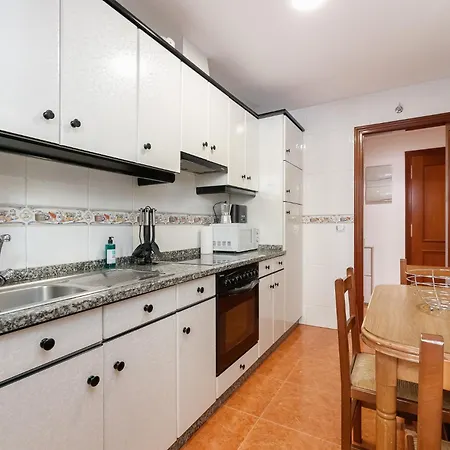 Con Parking Y 6 Huespedes By Apartment *
