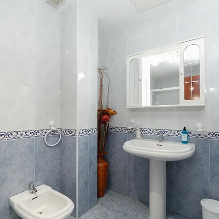 Con Parking Y 6 Huespedes By Apartment *