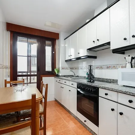 Con Parking Y 6 Huespedes By Appartement Cangas do Morrazo
